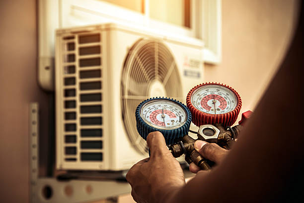Professional Hvac Installation technician working in Lovettsville, VA